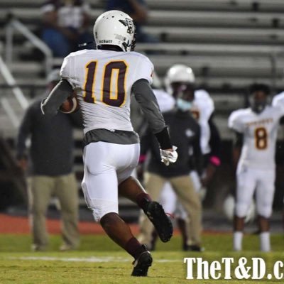 6’0/185 WR Bethune Bowman high school, SC/ 3.25 GPA/Phone#(803)979-9548