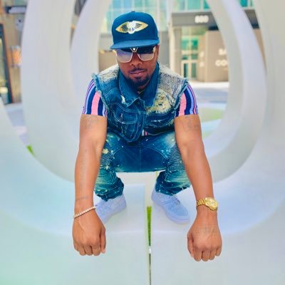 🎹Producer B.O.S.S Records 🎤Audio Engineer 🎬Videographer 🎼Song Writer 💿 New E.P O.F.F.I.C.I.A.L Out Now‼️ SharingThe Love Of God with the World🩸✊🏾
