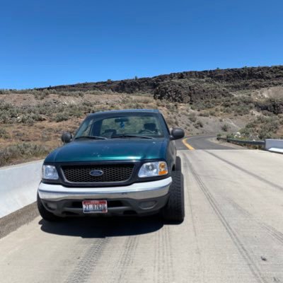 Cris_fivefo's profile picture. 