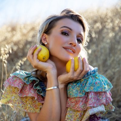 LongevityJ's profile picture. Holistic Nutritionist & Naturopath | Anti-aging, detox & wellness plans for a vibrant life. #Longevity #VKHolisticMethod | Transform your health!