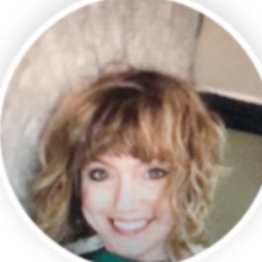 PopGoesPenina's profile picture. 