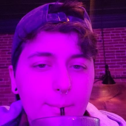 Haamsey's profile picture. 26 | old lady respecter | he/him