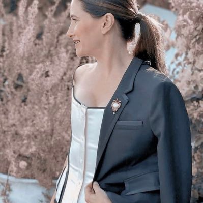 violetcaptured's profile picture. 