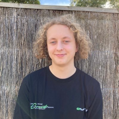 📖 Business Student | Occasionally do things @LagoonKeyboards | Also Like Volleyball | Jap car boi |