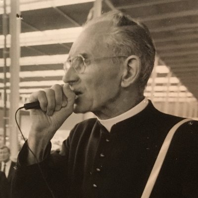 De Pater Koopman Stichting zet het pro-life werk voort van Pater Koopman.