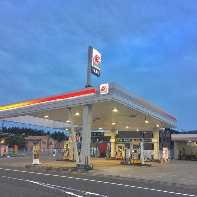 新潟県上越市にある高助コーポレーション(株)セルフ五智SSです！ オイル・車検・タイヤ・バッテリーなどお車の事なら当店にお任せ下さい！ 技術資格者が施工する【KeePerコーティング】予約受付中♪ スタッフ一同皆様のご来店をお待ちしております☆　営業時間　平日・土7:00～20:30  日・祝7:00～20:00