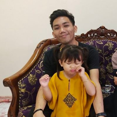 izdnakml's profile picture. I like coffee without sugar but with you.❤️