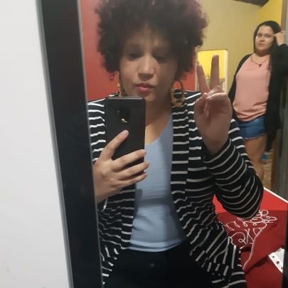 oirebecabell's profile picture. O tempo passa...
Mesmo quando isso parece impossível. Mesmo quando cada batida do ponteiro dos segundos dói como o sangue pulsando sob um hematoma.