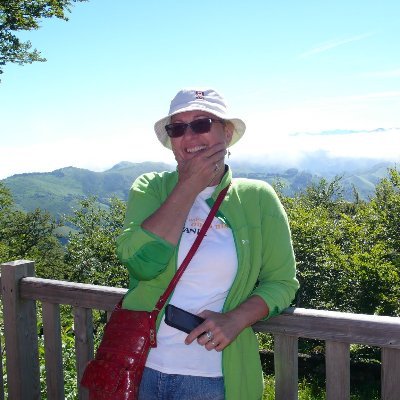 DedocCentre's profile picture. Radiant