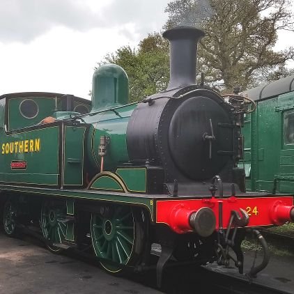 isle of Wight steam railway  volunteer in the loco department and a trainee fireman and plays cod train sim train sim world 1 and 2 and 3 transport fever 2.