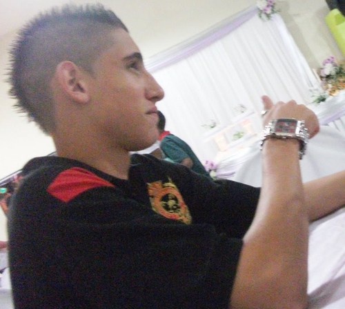 Seja humilde,pois até o sol com toda sua grandeza se põe e deixa a lua brilhar......
http://t.co/42GhsUGwML