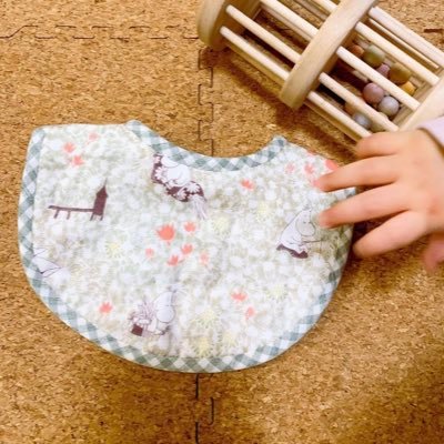 ハンドメイドと育児アカ。ゆるくおうち英語。玩具も好き。できる範囲で色々揃え中。娘の好奇心に応えたい。4y娘と0y息子　Amazonアソシエイト参加中