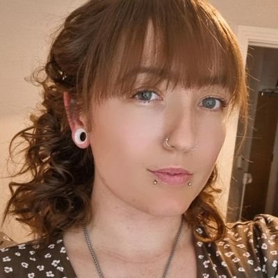 drink1_8_2's profile picture. just you're average adhd gal who is also dyslexic and likes food