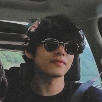 lookingfor_pcs's profile picture. Buying acc for BTS (Taehyung first)