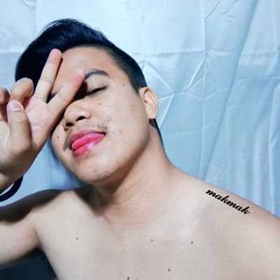 PROUD🏳️🌈🏳️🌈
-Kung MAMAHALIN mo ako, MAKE SURE na hindi mo ako iiwan.
-SINGLE-