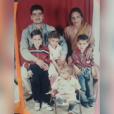 dahiyarajat_'s profile picture. 