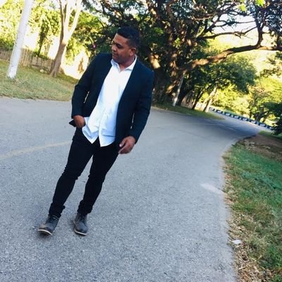 ESPACIOABIERTOO's profile picture. licenciado en artes.