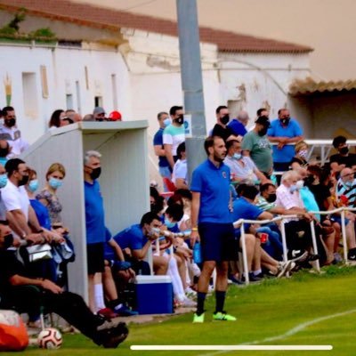 Orgulloso entrenador del @cdfuentesof #3arfef y amigo de Luismi. ETERNA SONRISA.