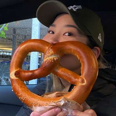 新卒ドイツ移住🥨/🇺🇸7y🇯🇵14y🇩🇪6y/ ESTJ / ☕️と🎱好き ドイツで正社員、YouTuber、耳ツボジュエリストしてますYoutube はこちら👉 https://t.co/4IOovZmdno