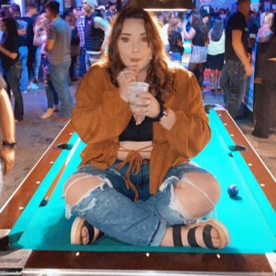 cassiegaroutte's profile picture. 👻: cassieg_20