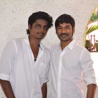 Ashwin1697's profile picture. 🎬❤️  -   🖋️  💙 -   🌃  🖤 -   📚  🧡