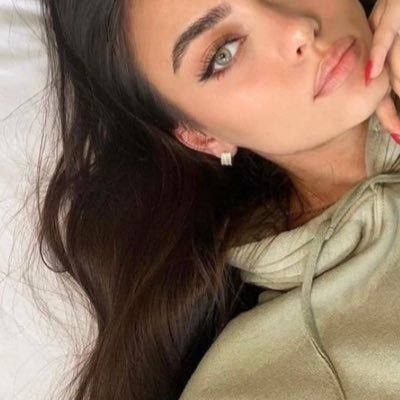 English literature. ⠀⠀ ⠀⠀ ⠀⠀ ⠀⠀ ⠀⠀ ⠀⠀ ⠀⠀ ⠀⠀⠀ English teacher 📓. الحمدالله 🖤