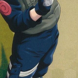 let's take a good look at kakashi's pants !!