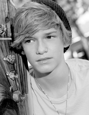 Just a normal Tennage Girl who loves Cody Simpson the australian hottie I hope to meet more people who love cody just like me. #Arianator