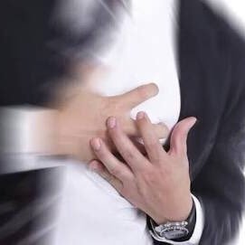 半年遠距離!あったの4回!冷めたもう好きじゃないって言われた!粘ったけどだめ!別れた!!!!復縁する!絶対!!