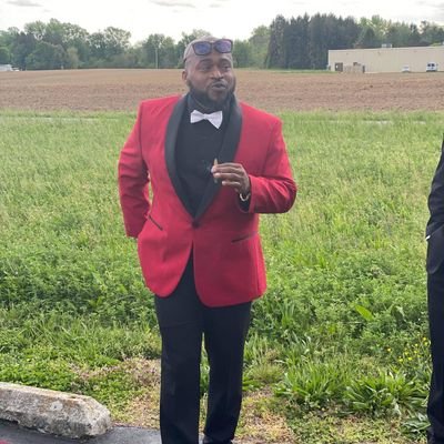 *Familia
*Sports
*Music
*Anime
*4:20 Friendly
👉Twitch - Kingscrilla84