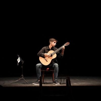 Sevilla, Andalucía
Guitarrista clásico - Sevilla
Máster en interpretación - Conservatorio Superior de Castilla y León (Salamanca)