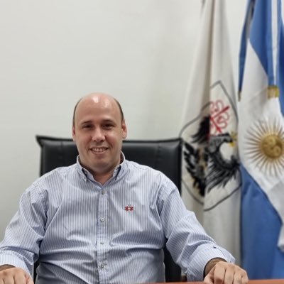 Papá de Feli y Bauti. Abogado. Especialista en Elaboración de Normas Jurídicas (UBA). Especialista en Justicia Constitucional y DDHH (Univ de Bolonia - Italia).