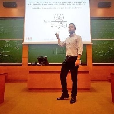 Sith Lord Assistant Professor of Tech & AI at @tbs_education. Computational Social Science and Misinformation. Ph.D. from @ESADE. Previously at @iesebschool.