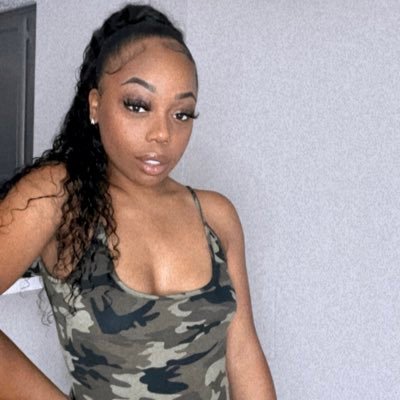 HerBeautifulASS's profile picture. IG: itsherbeautifulass SC: Herbeautifulass .. I'm not the girl your mother warned you about.. her imagination was never this good...💅🏾