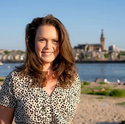 Statenlid voor de VVD in Gelderland 💙 woordvoerder Mobiliteit 🚗 mr. in het bestuursrecht 🤓 reislustige liberaal uit Nijmegen 🧡💚 schaatst graag rondjes ⛸️