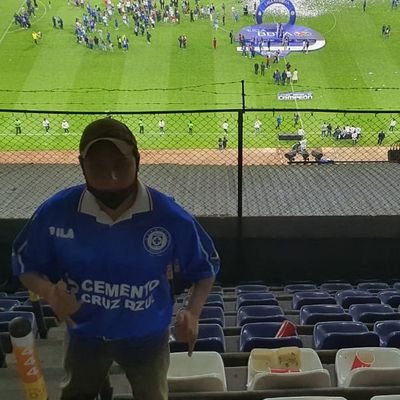 Analista de futbol mexicano e internacional, aficionado del chelsea fc y la poderosa maquina celeste del cruz azul.