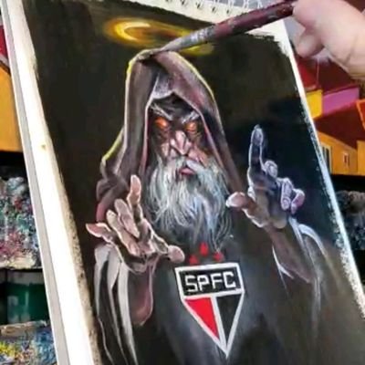 torcida no estilo família,formada por São Paulinos fanáticos, das antigas que se reencontraram 25 anos depois,e agora com filhos formaram a torcida Império