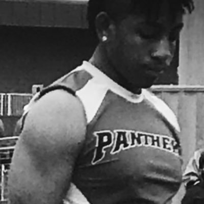 Fort Zumwalt North Panthers 🏈 SS/OLB love all subjects in school/ student athlete 6’2 215 3.2Gpa#7 Squat 445 Bench 235 Power Clean 245 vertical jump 31.5