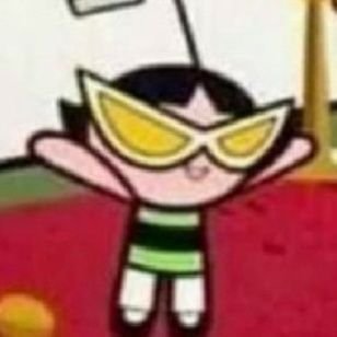 pemarietas's profile picture. Humana de 2 gatos. ¿El ❤ de qué lado late? A la izquierda.