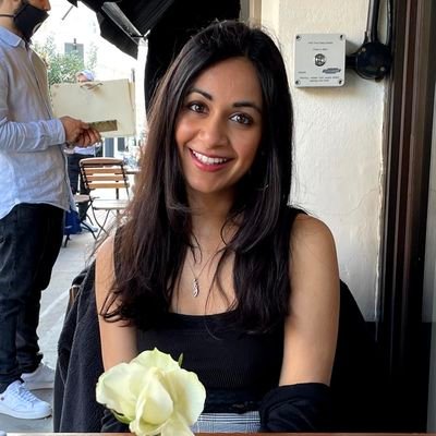 tasvishah's profile picture. 🌍🎶🎧| that occasional tweet | ⓋGang🌱