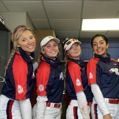 eastonhead16's profile picture. hutch cc softball alum🐉