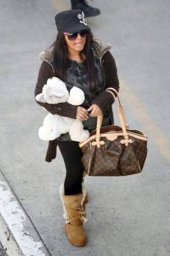 RizikiKamwaro's profile picture. Follow me i follow you