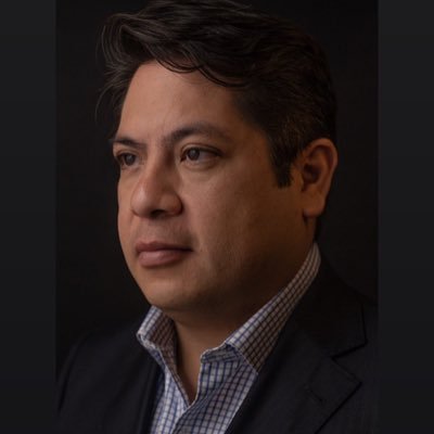 Editor y columnista de NFL para las plataformas digitales de ESPN desde 2007.