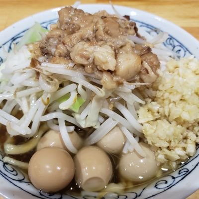 ラーメン&蕎麦の食べ歩きが趣味です🎵
ラーメンOと寿々㐂でニンニク補充中😋
麺栞みかさにもハマリ中😋