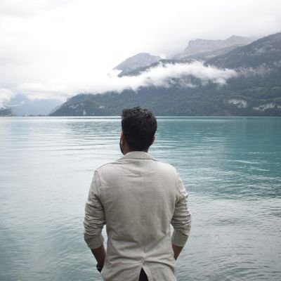 VijayVemula_'s profile picture. Connecting dots...