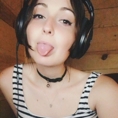 18+ only! 🍒 Cam girl/unsocialized house cat. https://t.co/ORZjBD1aHY
