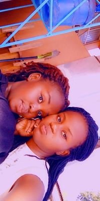 UGTwinz's profile picture. 📷