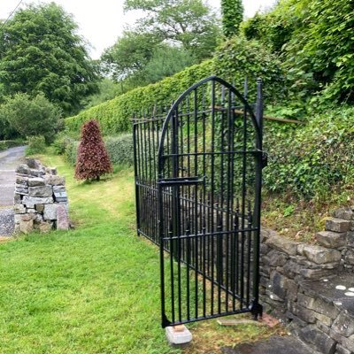 Archite12930802's profile picture. Nature lover. Master craftsperson. Restoring pieces DM me for prices