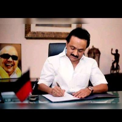 I am business man
நான் தமிழன்.
இடிப்பாரை இல்லாத ஏமரா மன்னன்
கெடுப்பா ரிலானுங் கெடும்.