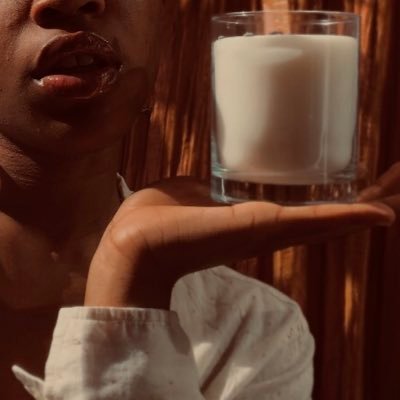 zenesaroma1's profile picture. 100% natural soy candles • Black Woman Owned • “It Starts Within”